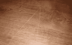 Царапины на ламинате