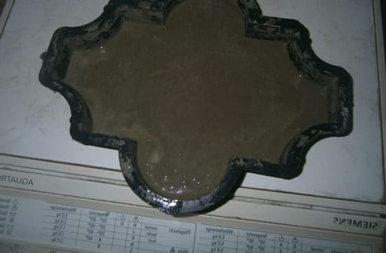 Цемент залитый в форму