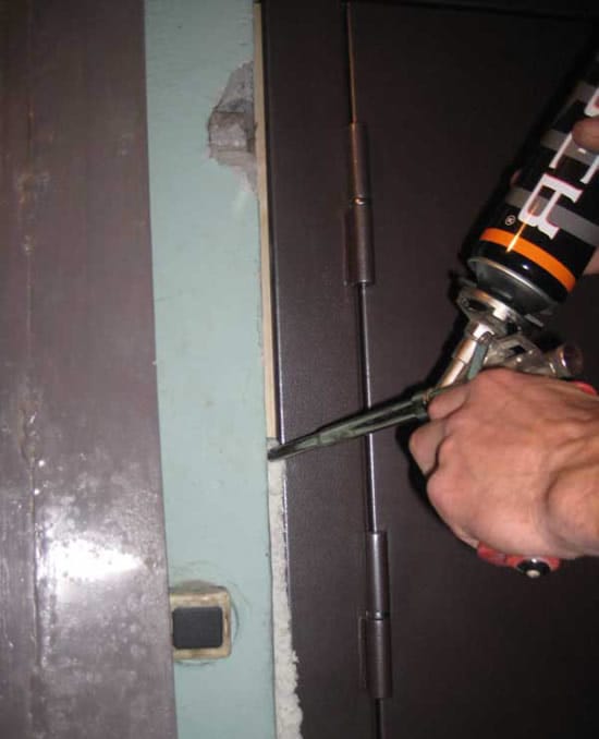 Технология утепления дверной коробки пеной