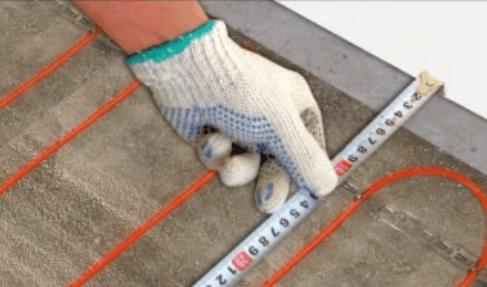 Укладка кабеля нагрева за 5 см от стены