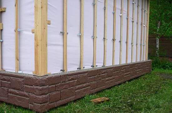 Укладка паронипроницаемой мембраны под минеральную вату