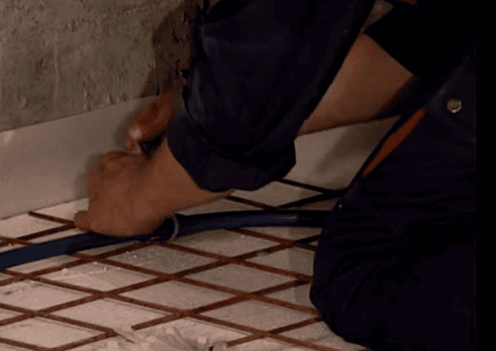 Укладка труб теплого пола - фото