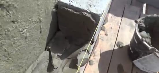 Цемент кладем приблизительно 1 см