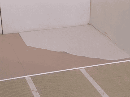 Укладываем подложку под ламинат