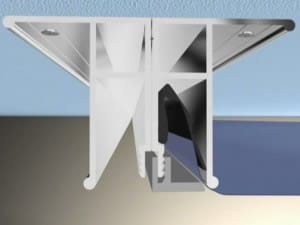 Установка багетов фиксирующих потолочное полотно