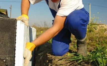 Утепление фундамента пенопластовыми плитами