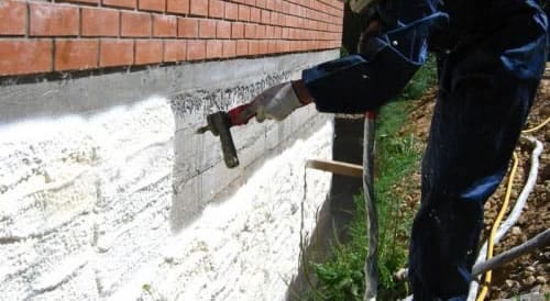 Утепление фундамента пенополиуретаном