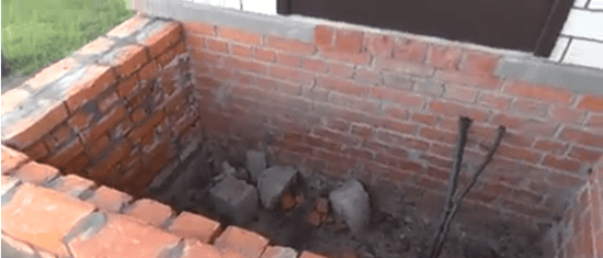 Верхняя ступень - делается таким образом, чтобы можно было ее скрепить с помощью песка и бетона и придать  единое целое конструкции