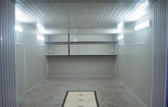 Внутренняя отделка гаража из металлопрофиля