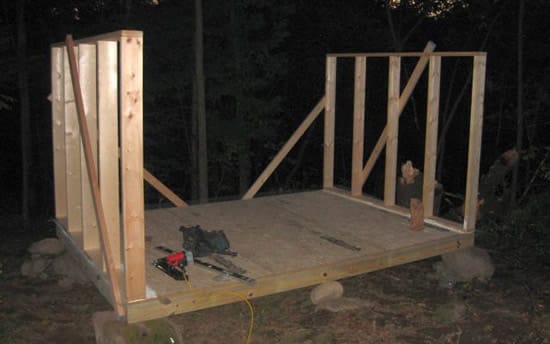Возведение стен курятника