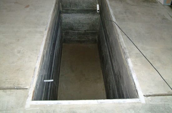 Залитый бетонный пол в гараже