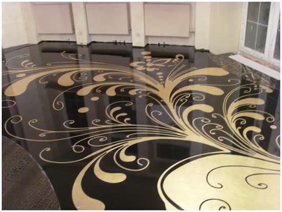 Пример красивого заливного пола сделанного своими руками