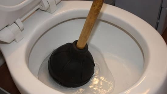 Засор унитаза - фото