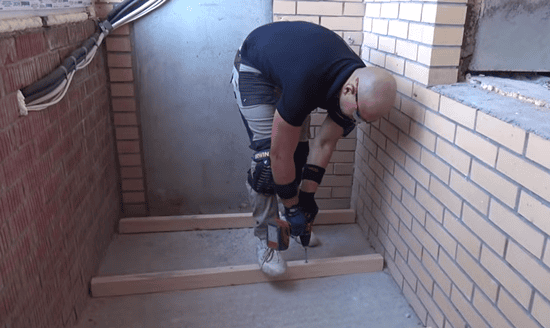 Затягиваем анкерный болт