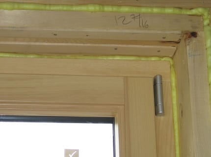 Чем заделать монтажную пену