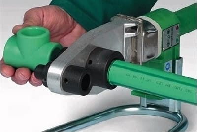 Сварка полипропиленовых элементов трубопровода