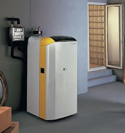 Установленный в помещении жидкотопливный котел De Dietrich GT 