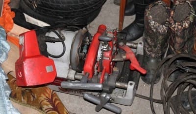 Электрический резьбонарезатель Электрический резьбонарезатель